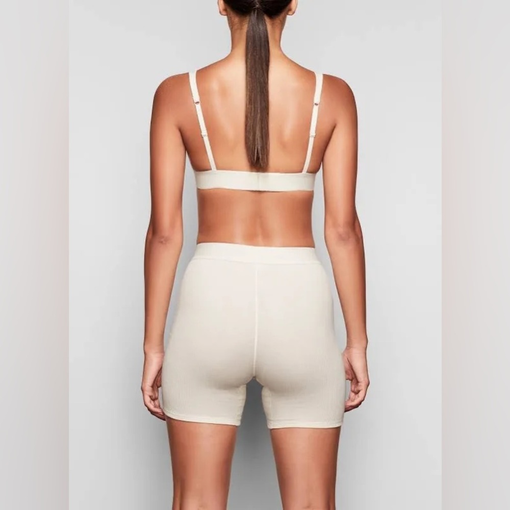 Skims Cotton Rib Boxer - Picture 4 of 11